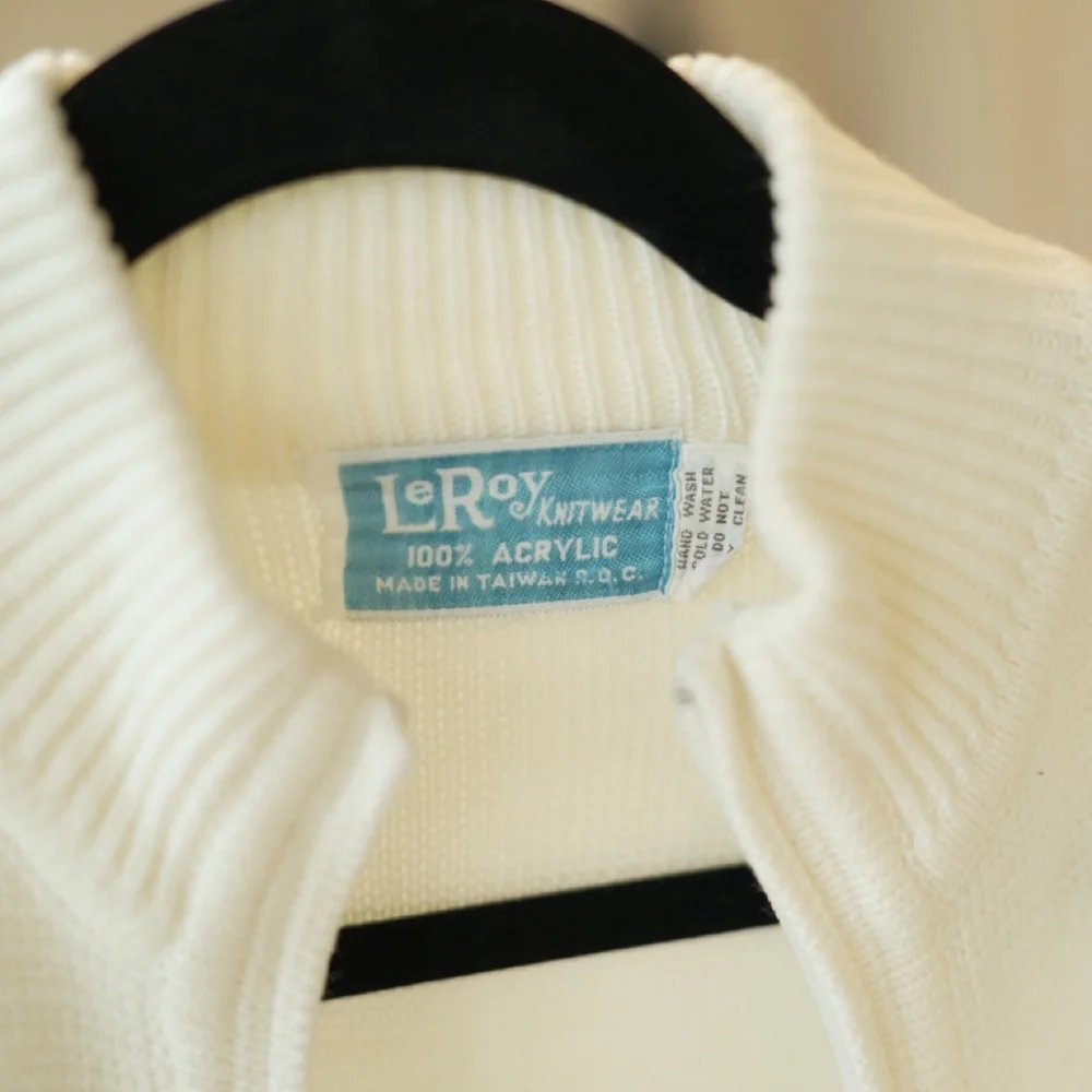 1970s Tennis-Themed White Knit - Picture 2 of 3